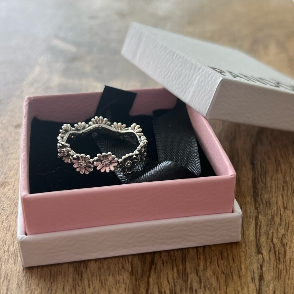 Pandora Sparkling Daisy flower Crown Ring size 58 (US 8.5)